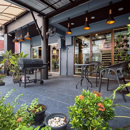 Black Pantera Hostel Patong Luaran gambar