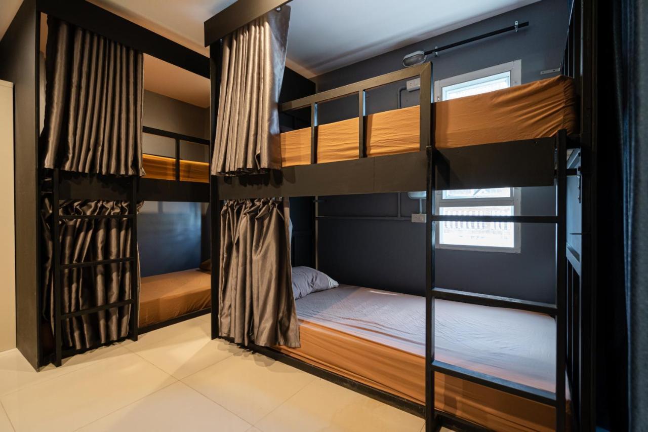 Black Pantera Hostel Patong Luaran gambar
