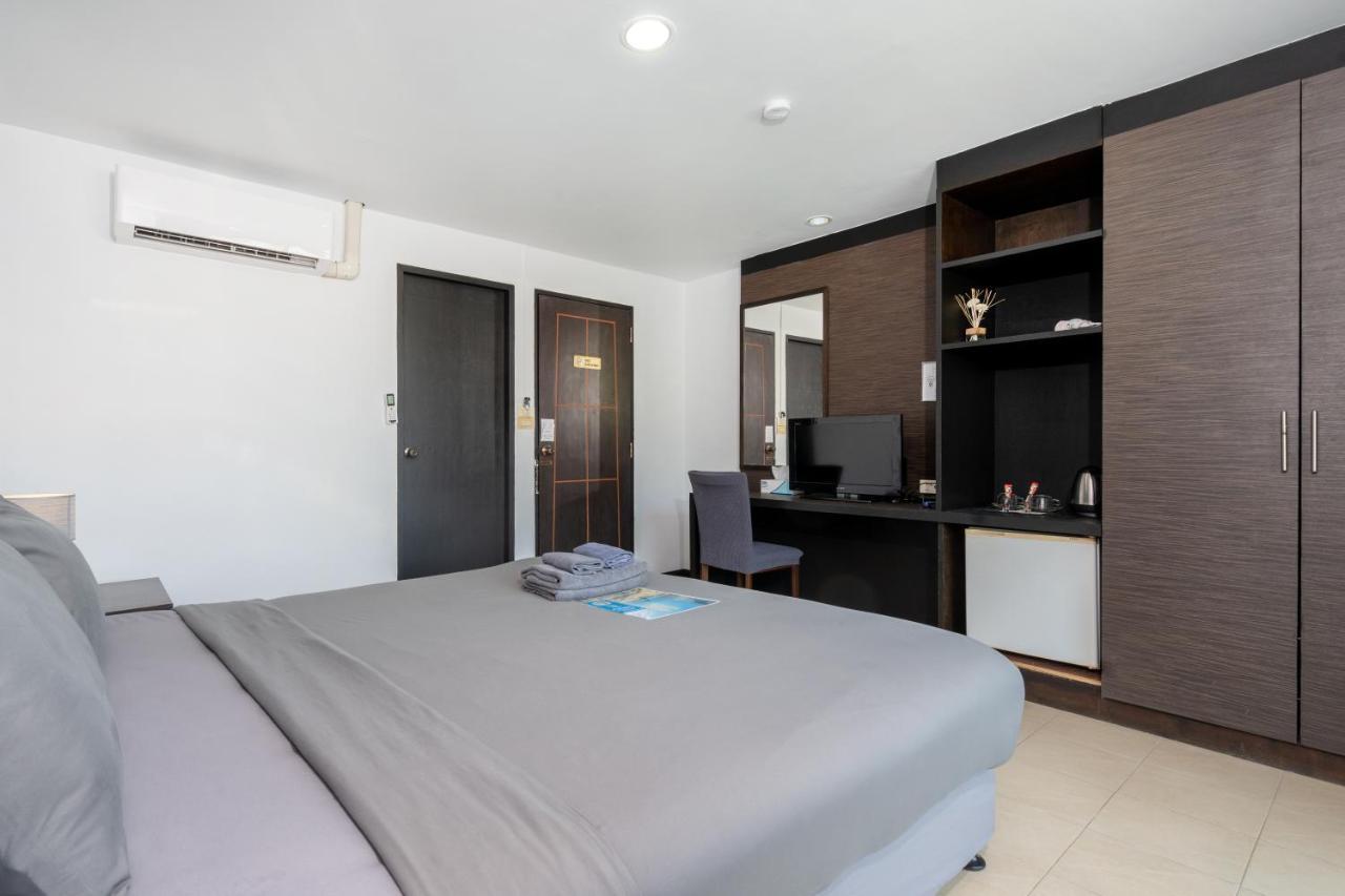 Black Pantera Hostel Patong Luaran gambar