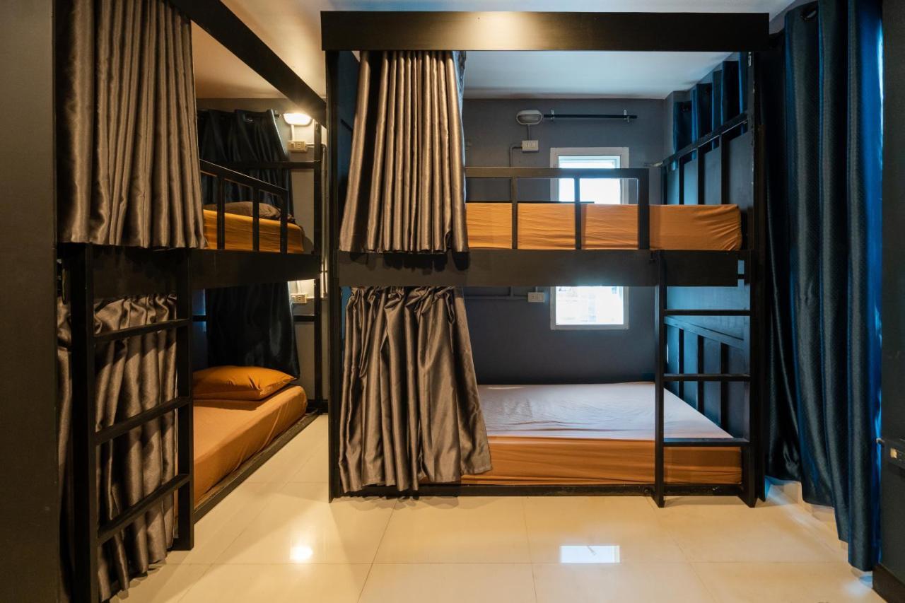 Black Pantera Hostel Patong Luaran gambar