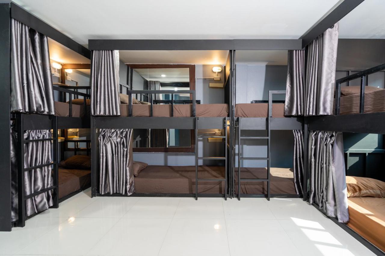 Black Pantera Hostel Patong Luaran gambar