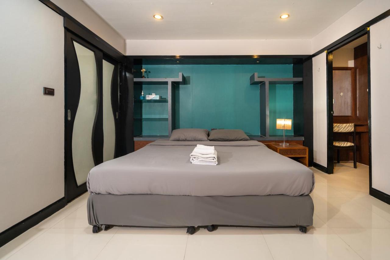 Black Pantera Hostel Patong Luaran gambar
