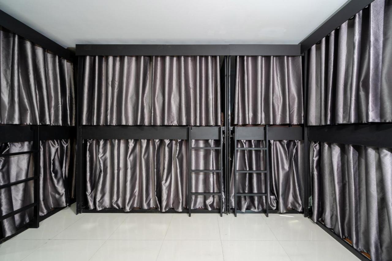 Black Pantera Hostel Patong Luaran gambar