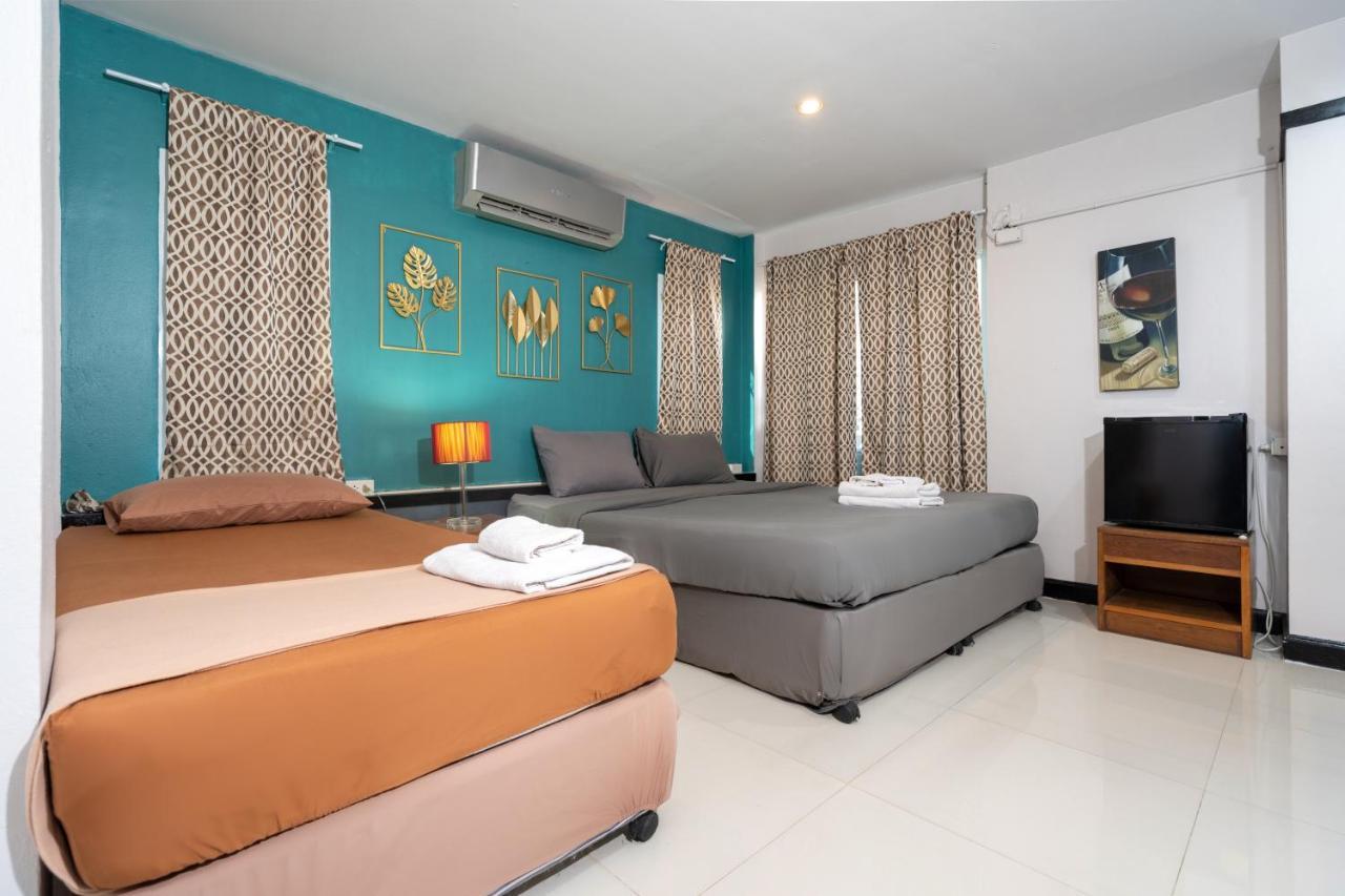 Black Pantera Hostel Patong Luaran gambar