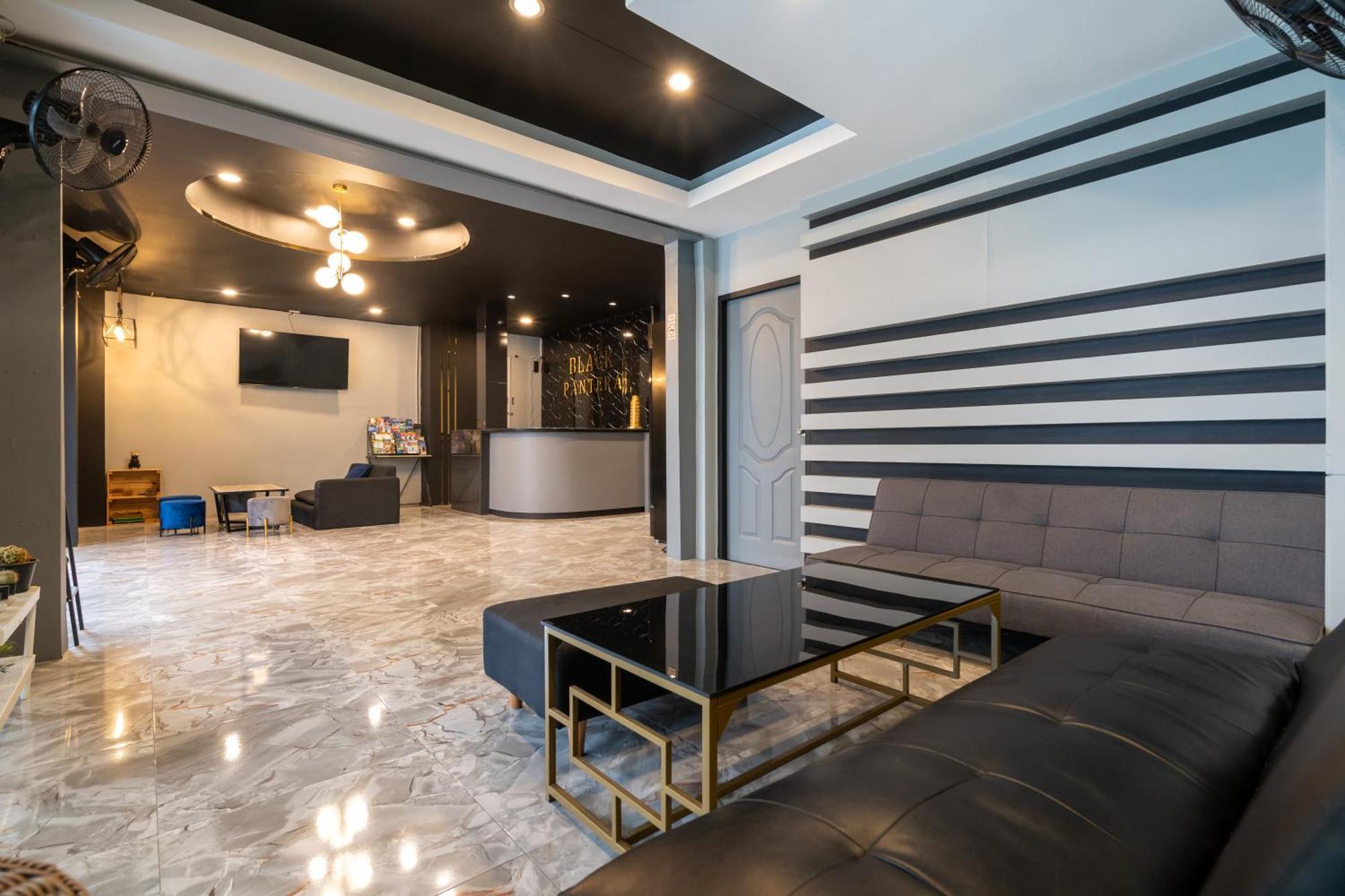 Black Pantera Hostel Patong Luaran gambar
