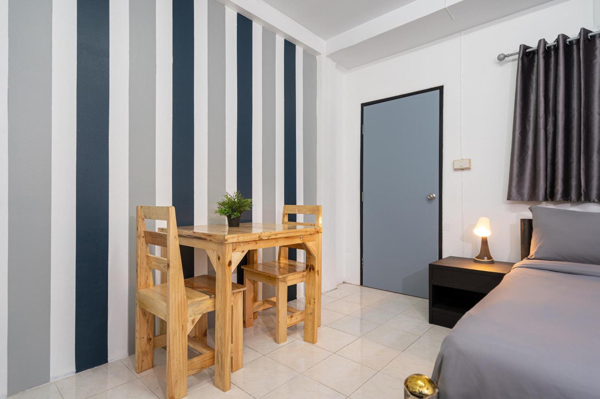 Black Pantera Hostel Patong Luaran gambar